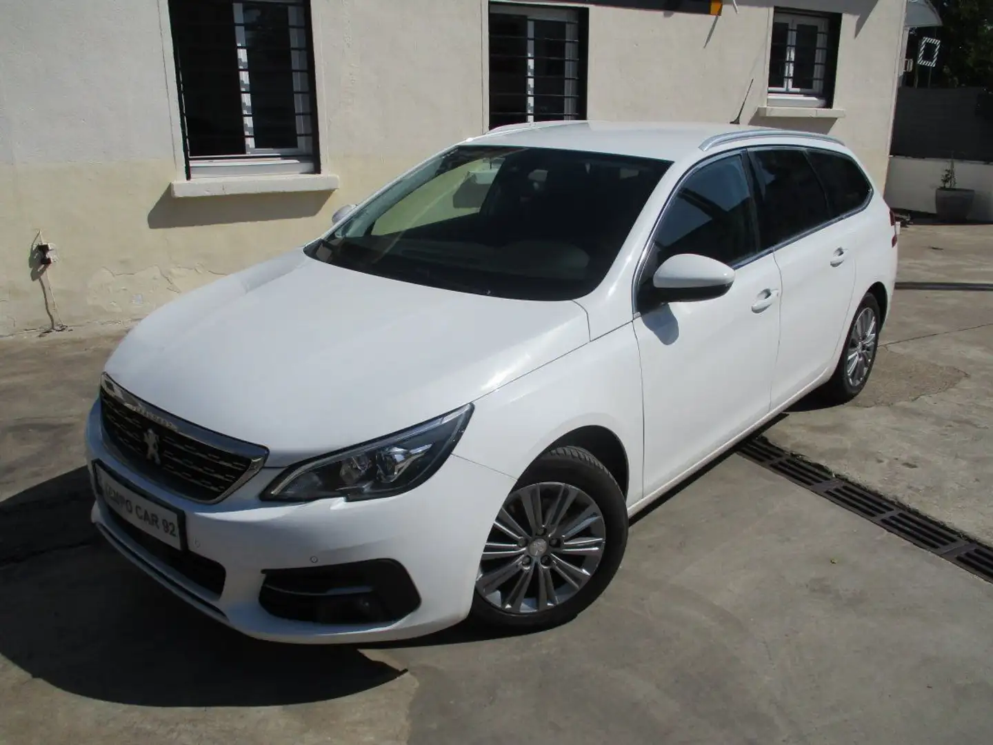Peugeot 308 BlueHDi 130ch SetS BVM6 Allure Pack Weiß - 2