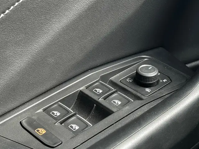 Volkswagen T-Roc view 28
