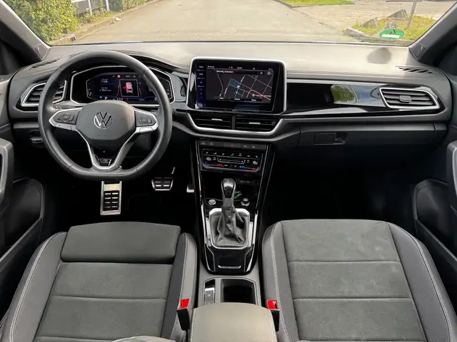 Volkswagen T-Roc view 18