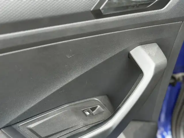 Volkswagen T-Roc view 19