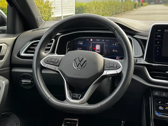 Volkswagen T-Roc view 16