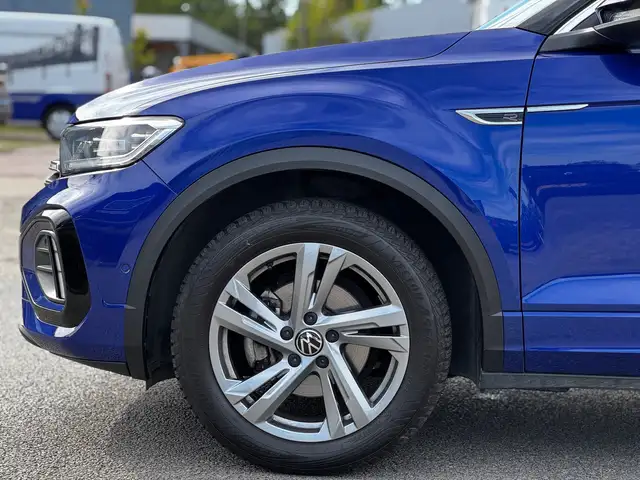 Volkswagen T-Roc view 11