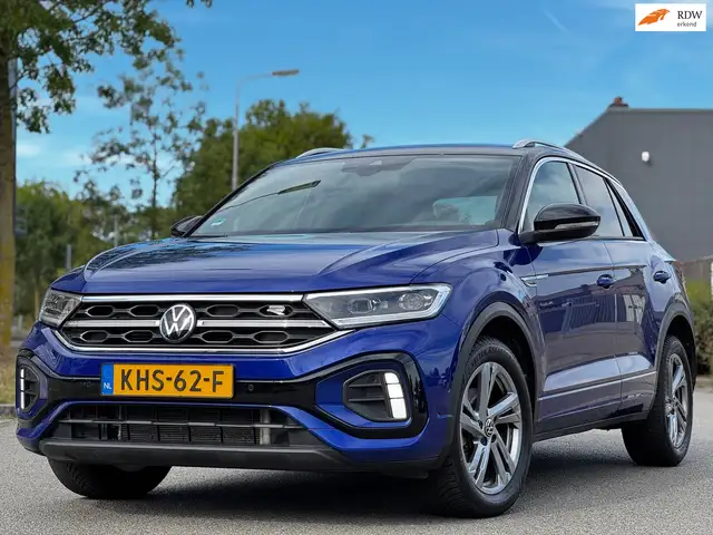 2024 Volkswagen T-Roc in Blue for sale