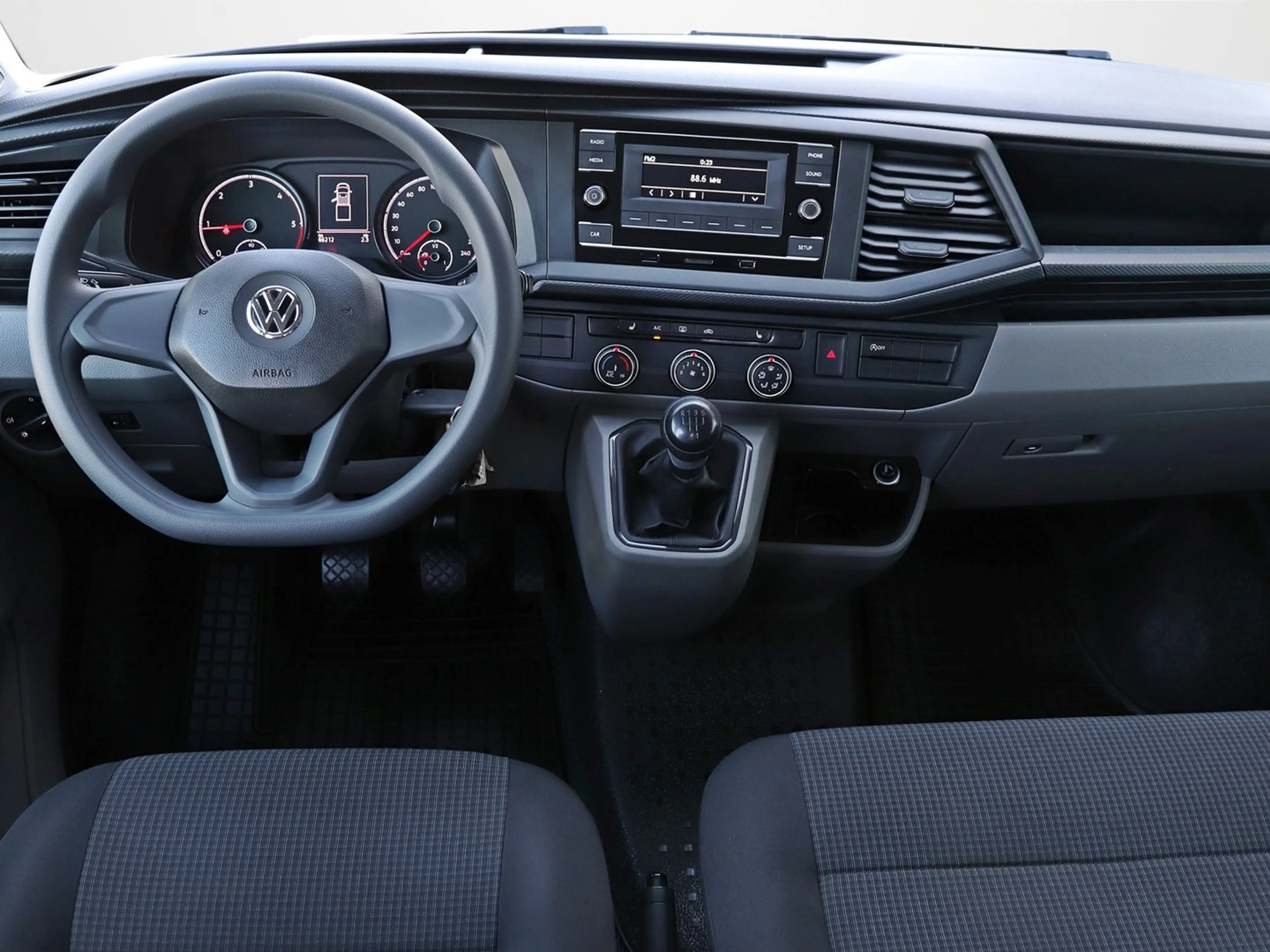 Volkswagen T6.1 Transporter Doka-Pritsche TDI — photo 7