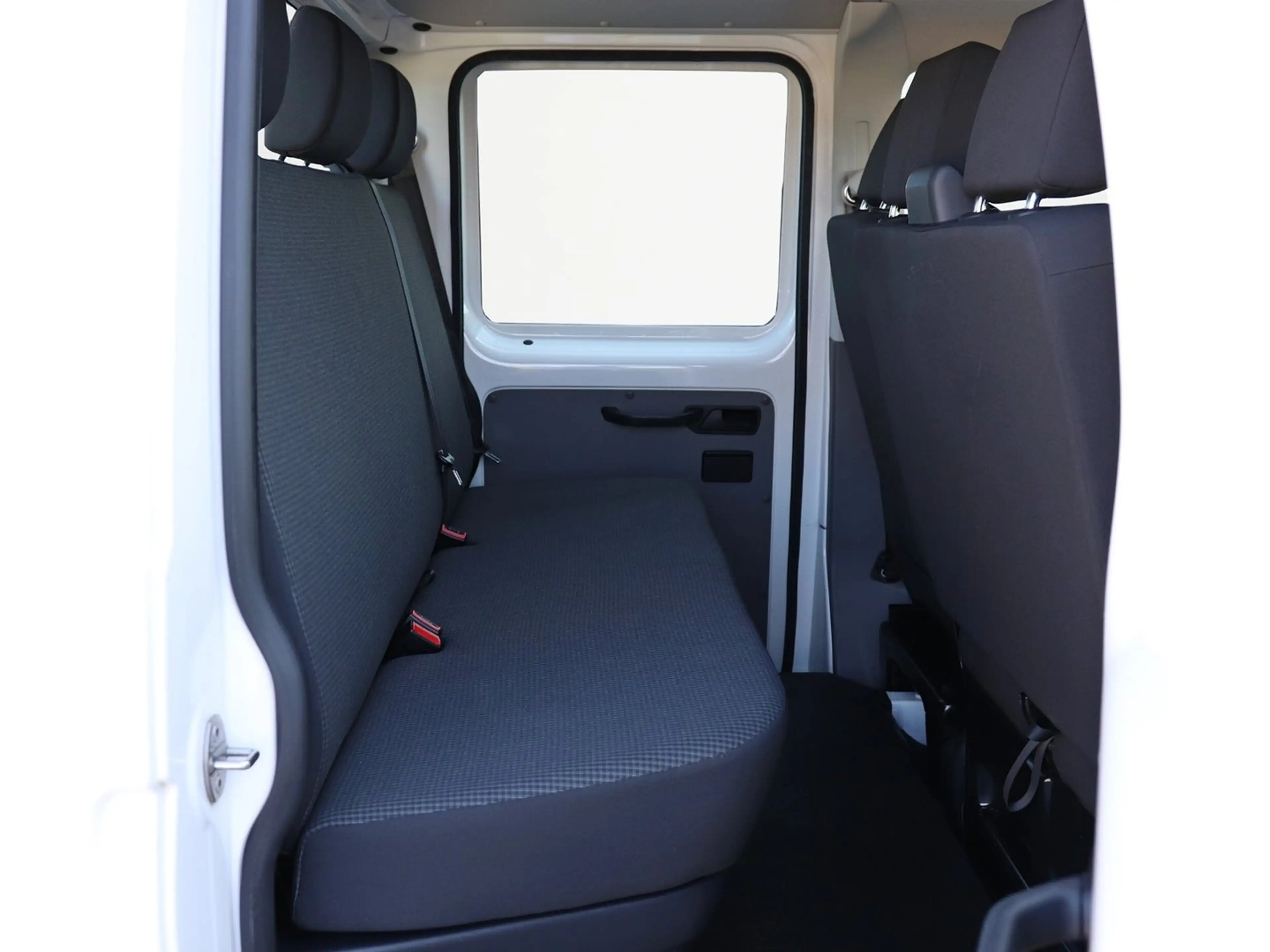 Volkswagen T6.1 Transporter Doka-Pritsche TDI — photo 10