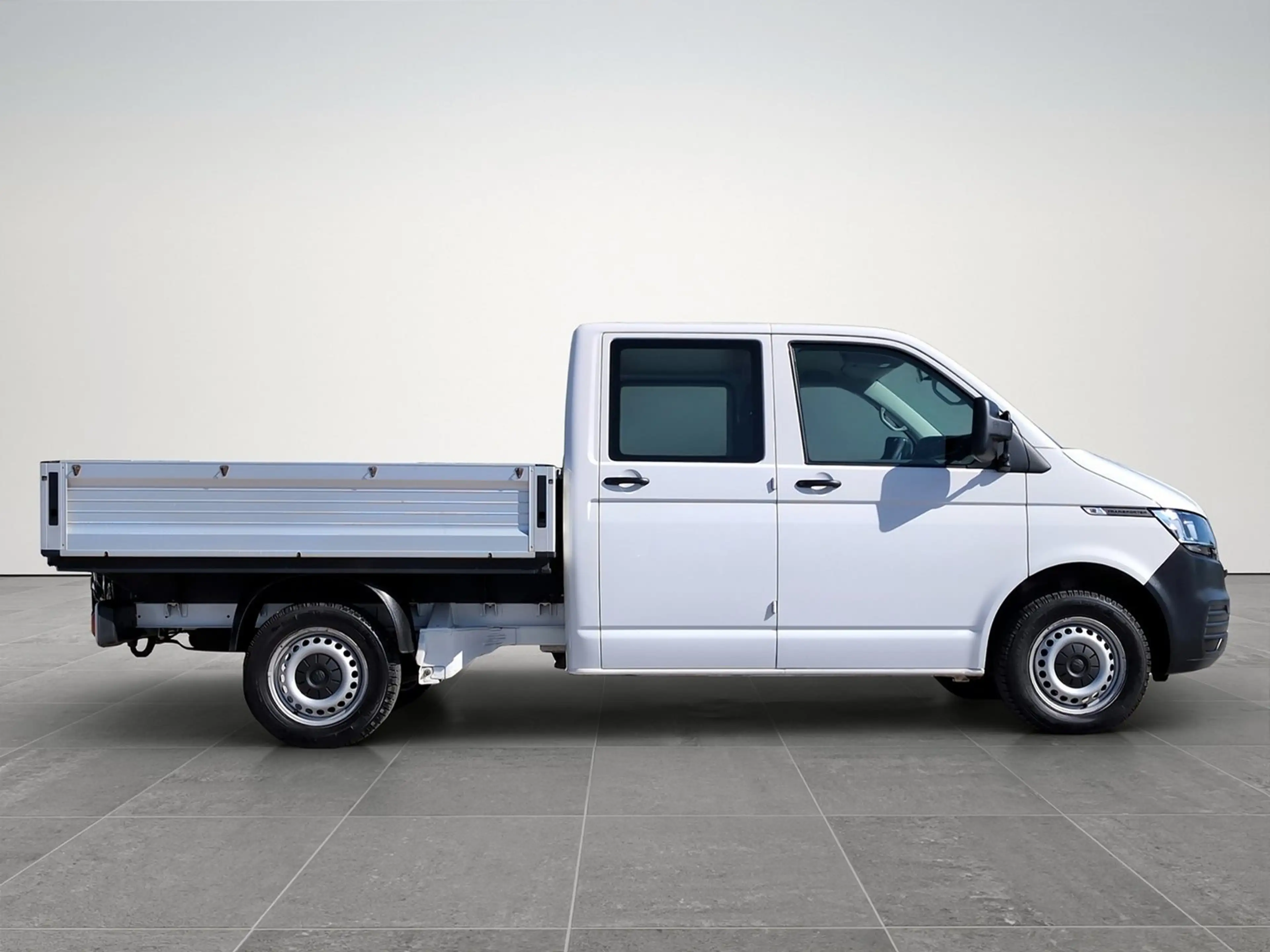 Volkswagen T6.1 Transporter Doka-Pritsche TDI — photo 5