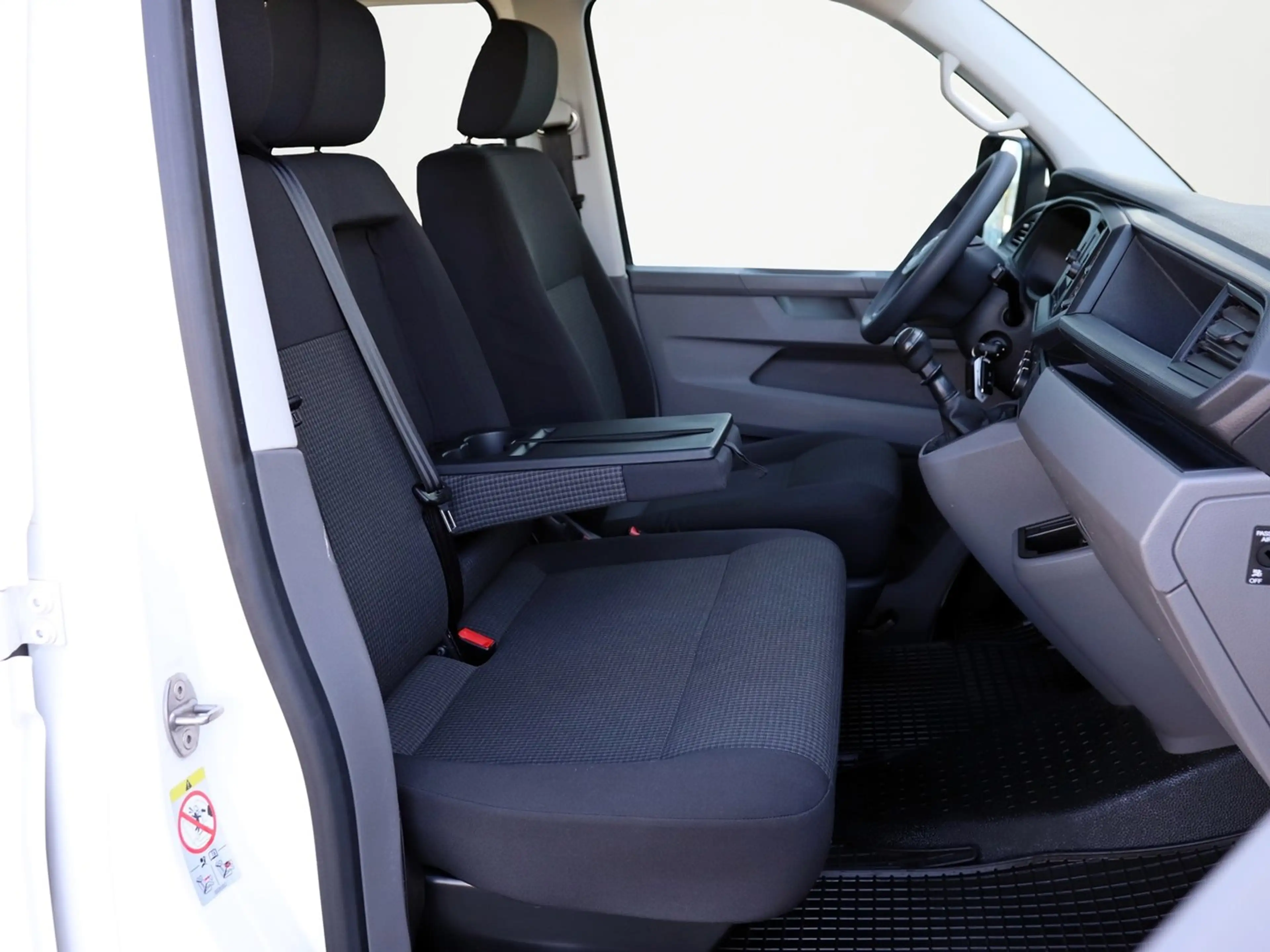 Volkswagen T6.1 Transporter Doka-Pritsche TDI — photo 12