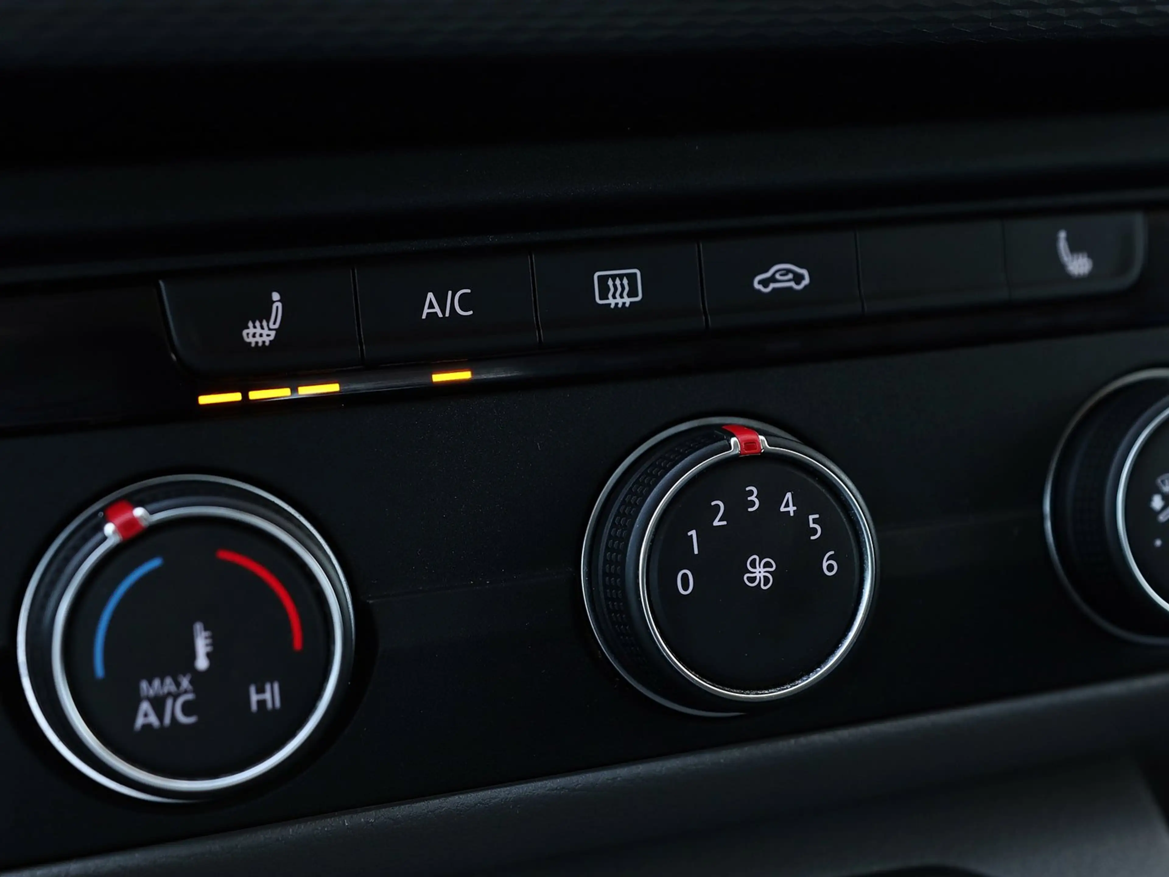 Volkswagen T6.1 Transporter Doka-Pritsche TDI — photo 15