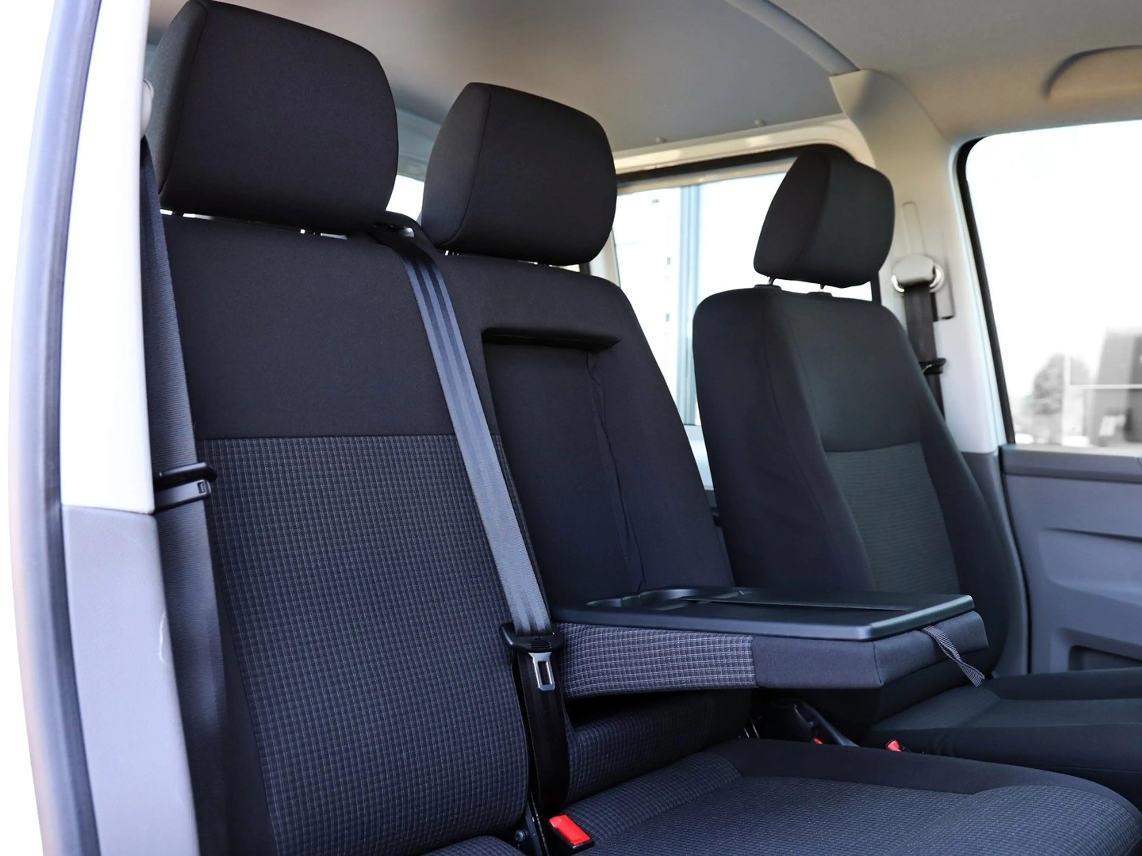 Volkswagen T6.1 Transporter Doka-Pritsche TDI — photo 13
