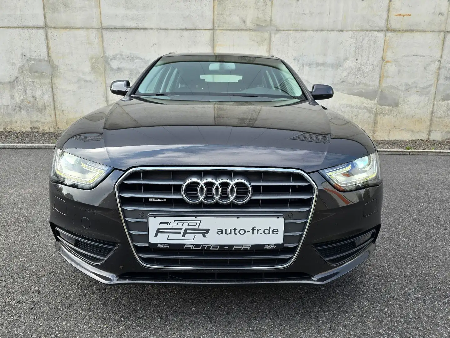 Audi A4 Avant quattro 2.0TDI 177PS Automatik AHK Grau - 2