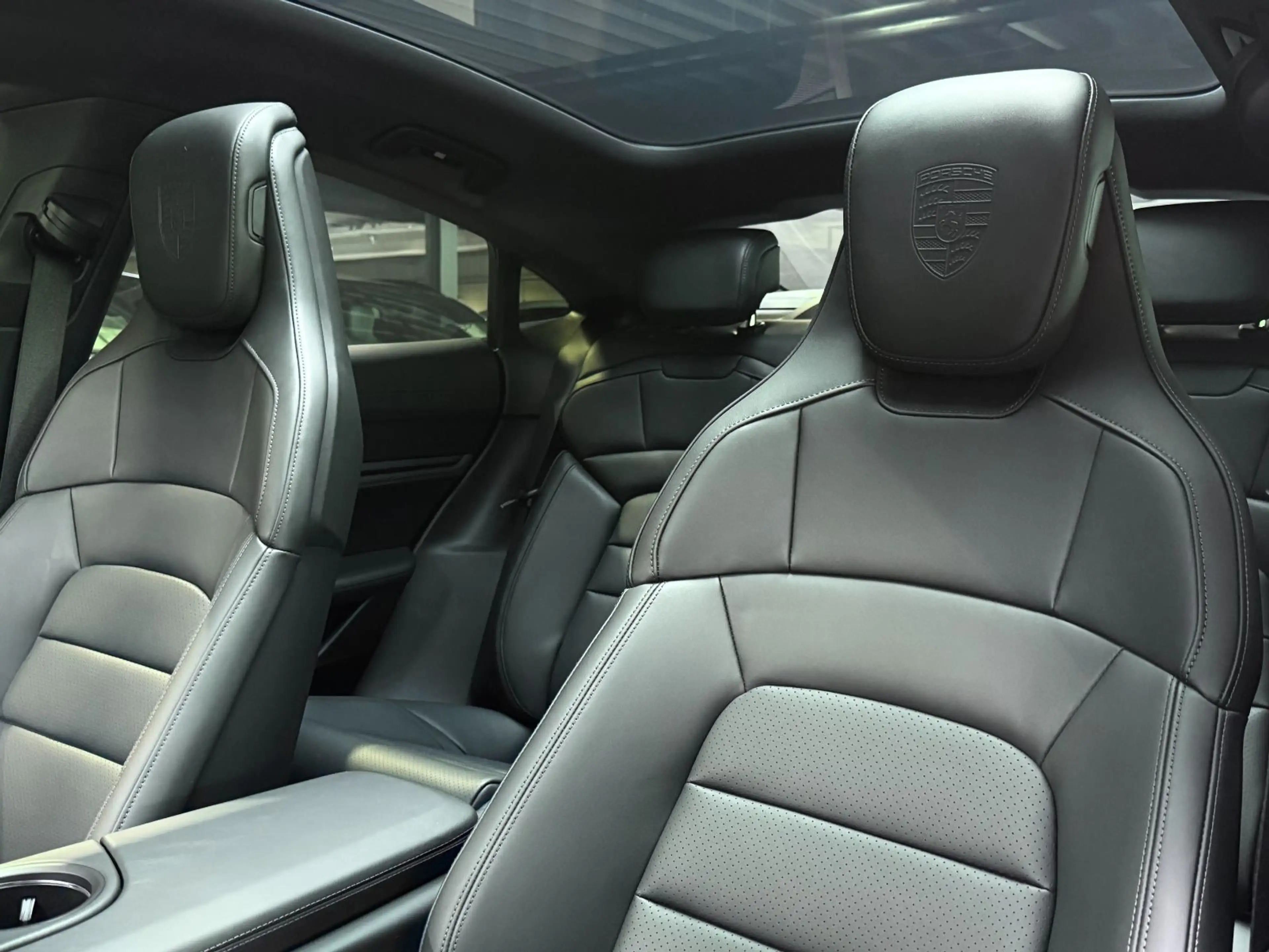 Porsche Taycan 4 Black Edition | InnoDrive | Panorama | — photo 14