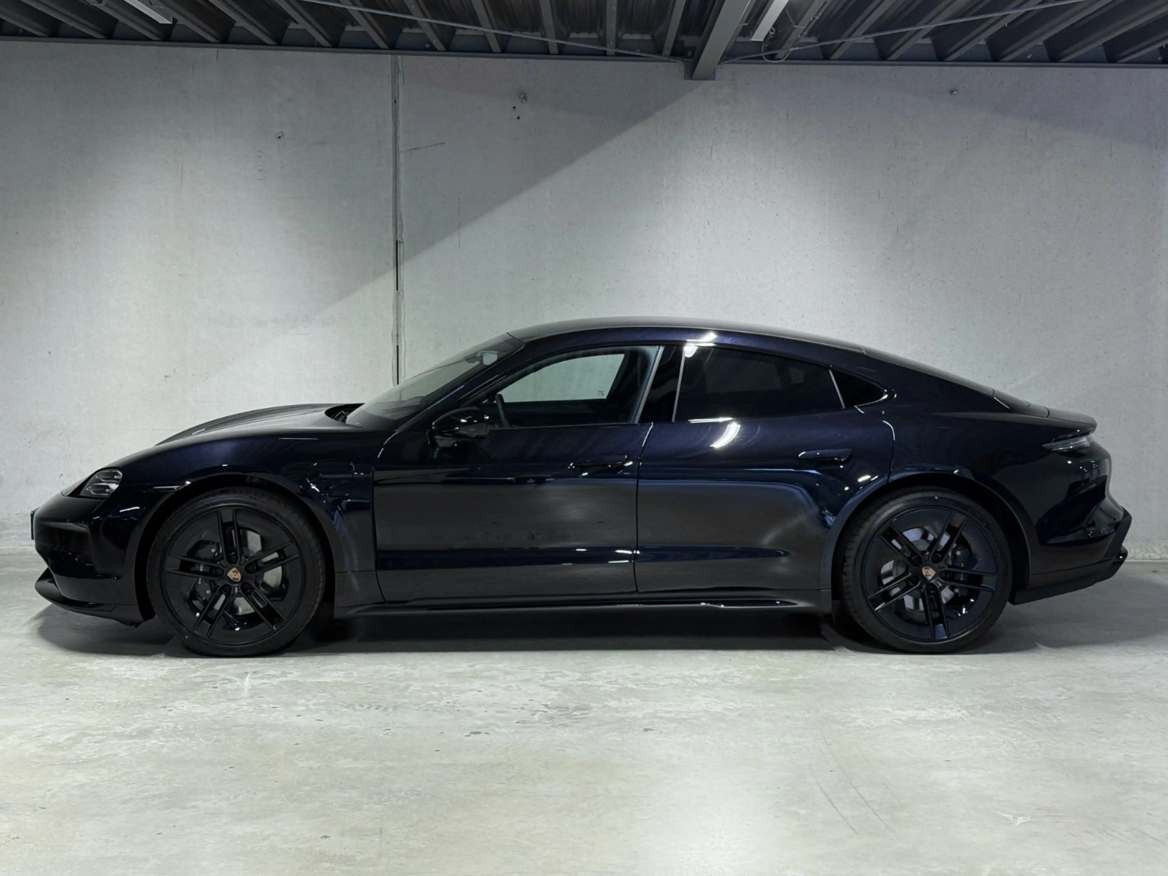 Porsche Taycan 4 Black Edition | InnoDrive | Panorama | — photo 3