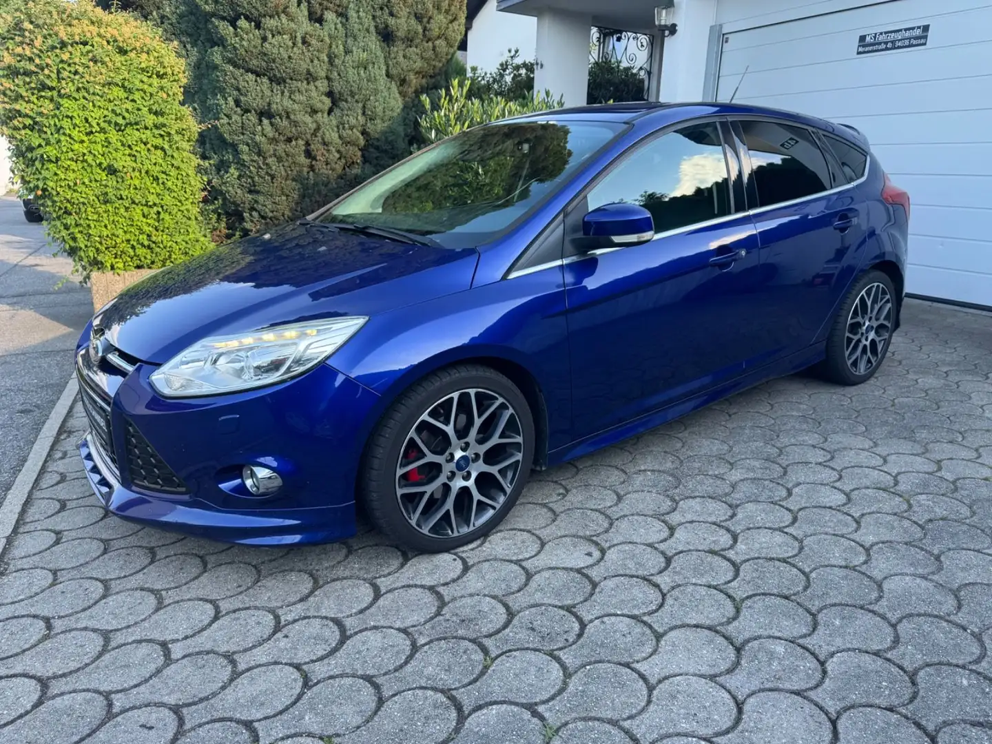 Ford Focus Lim. Titanium *ST Line*SHZ*PDC*Sport* Blu/Azzurro - 2