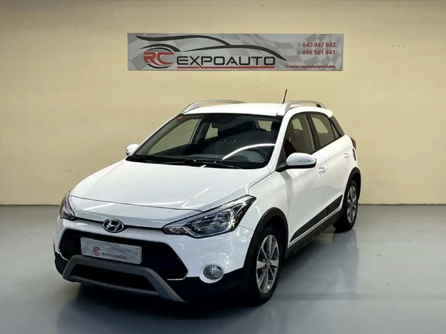 Hyundai i20 1.0 TGDI Tecno 100 Blanc - 1