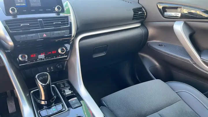 Mitsubishi Eclipse Cross PHEV Kaiteki 4WD 2024, foto 18