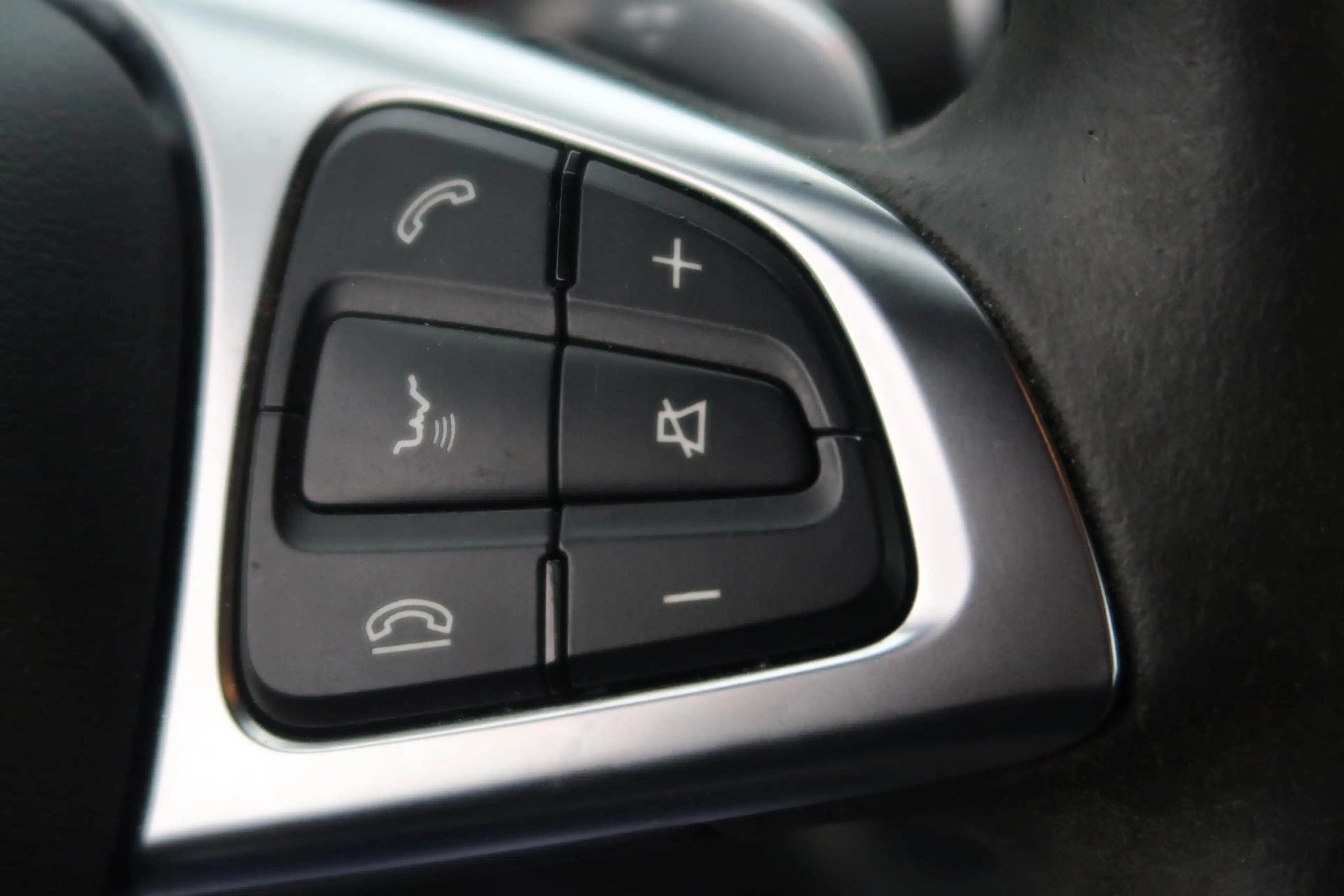 Mercedes-Benz GLA 180 — photo 15