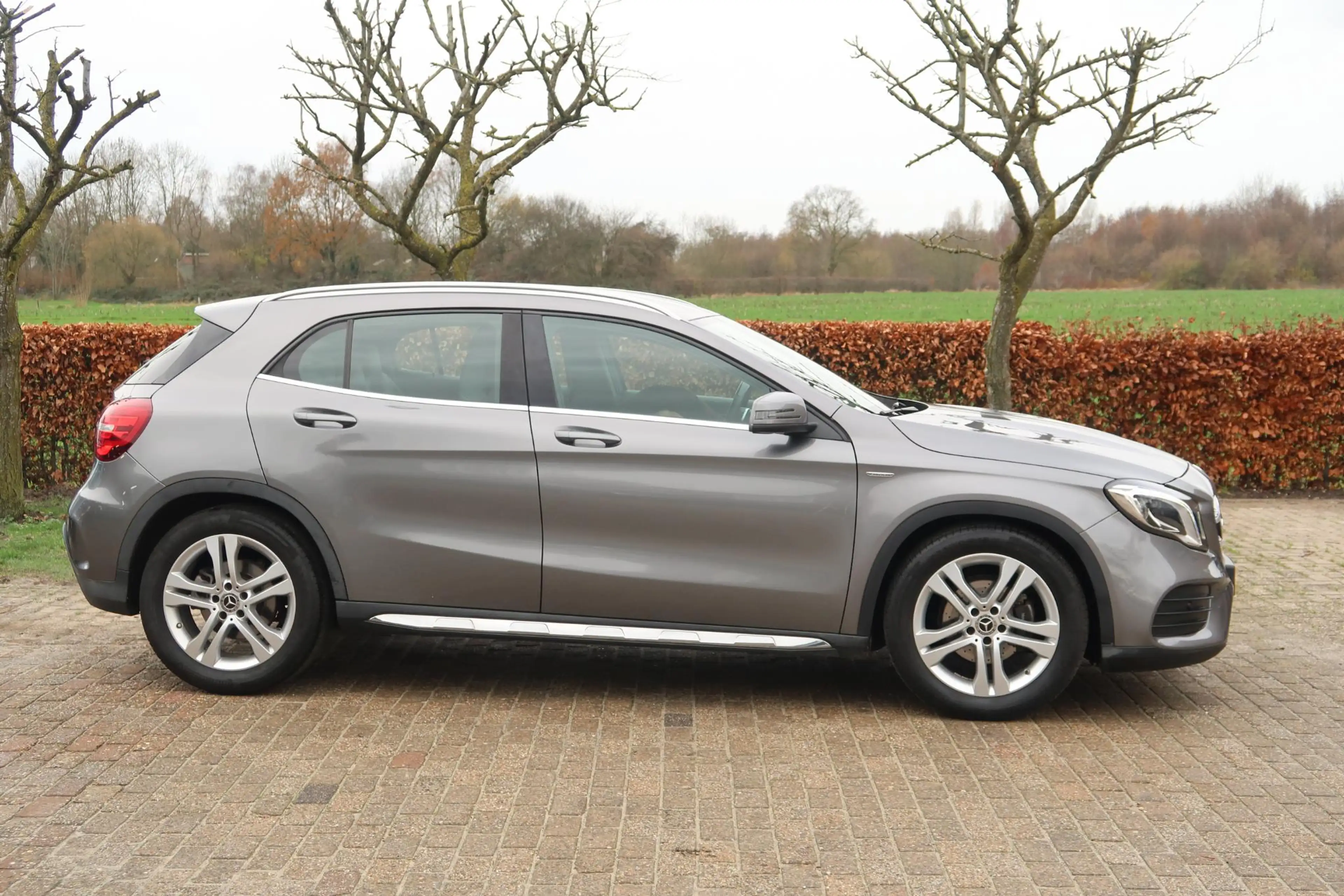Mercedes-Benz GLA 180 — photo 4