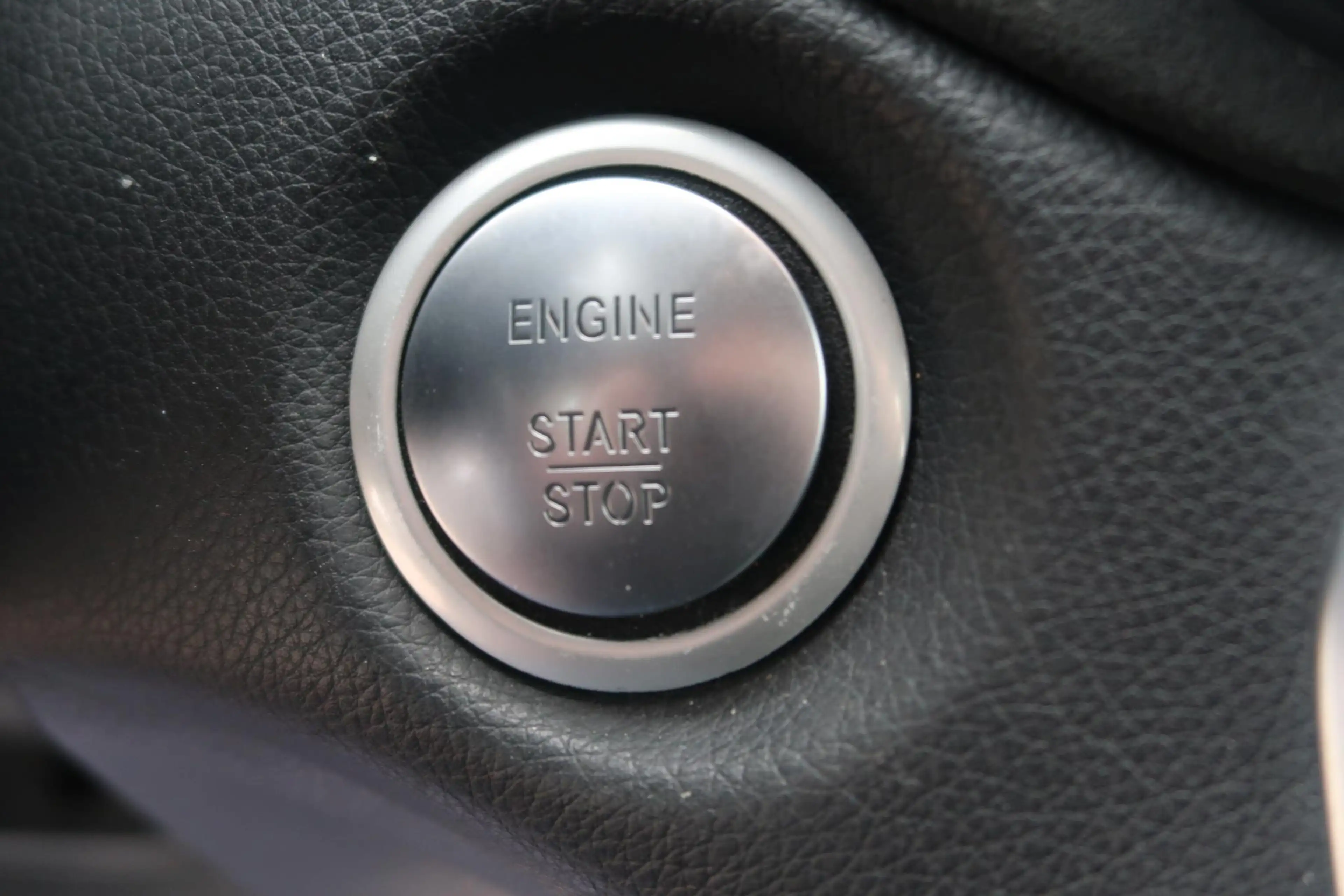 Mercedes-Benz GLA 180 — photo 14