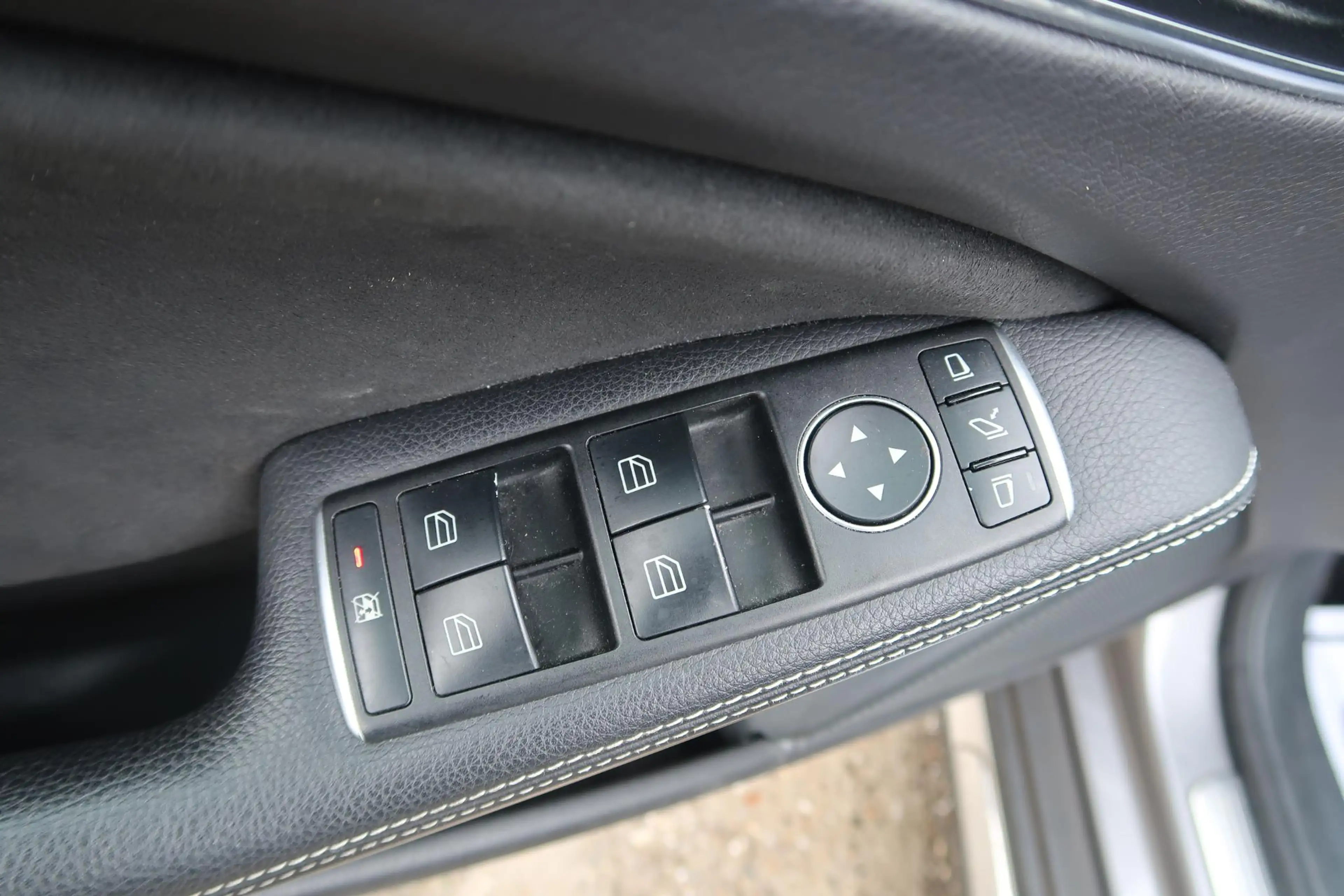 Mercedes-Benz GLA 180 — photo 11