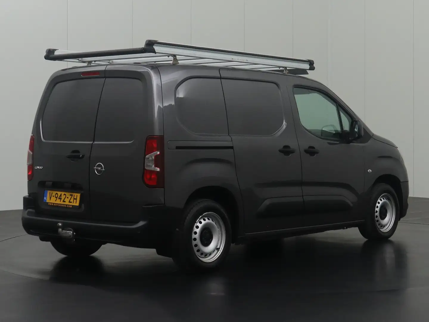 Opel Combo 1.6D Edition Imperiaal | Trekhaak | Airco | Cruise Grijs - 2