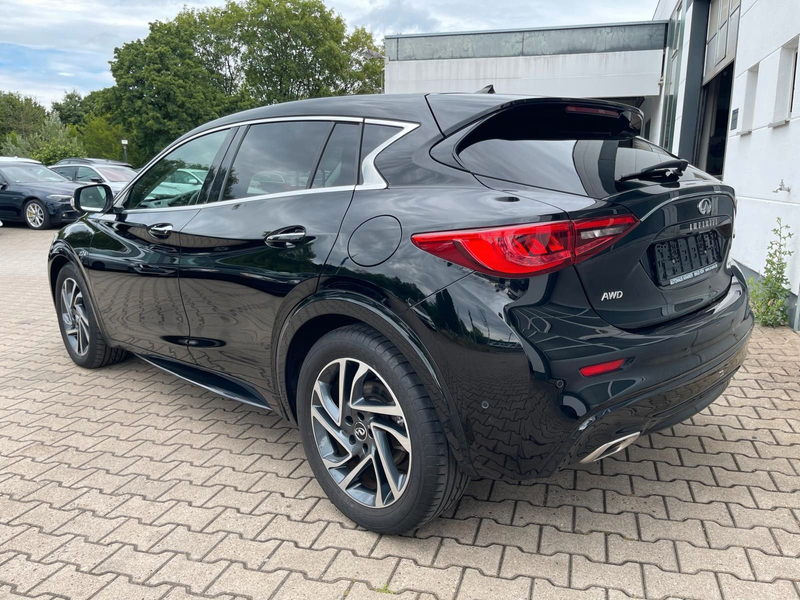 Infiniti Q30 2.2d AWD/NAVI/SHZ/AUTOMATIK/Eu6/Kamera/LED — photo 3