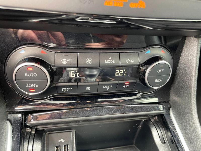 Infiniti Q30 2.2d AWD/NAVI/SHZ/AUTOMATIK/Eu6/Kamera/LED — photo 15