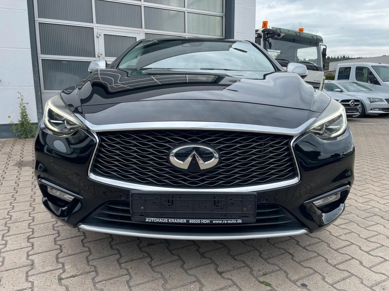Infiniti Q30 2.2d AWD/NAVI/SHZ/AUTOMATIK/Eu6/Kamera/LED — photo 4