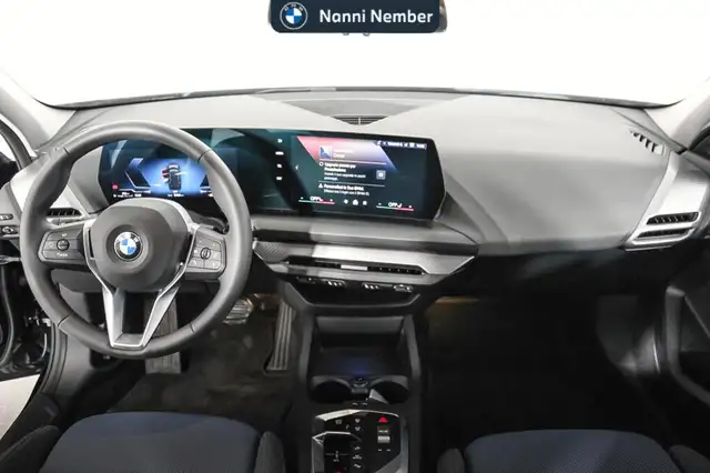 BMW 1 Series view 11
