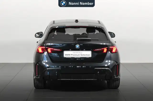 BMW 1 Series view 4