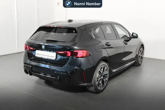 BMW 1 Series view 3