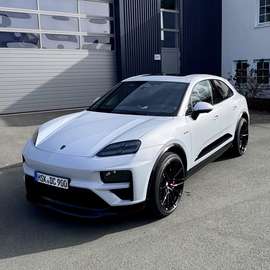 Turbo HUD HA LENKUNG AHK PANO CARBON LUFT LEDER