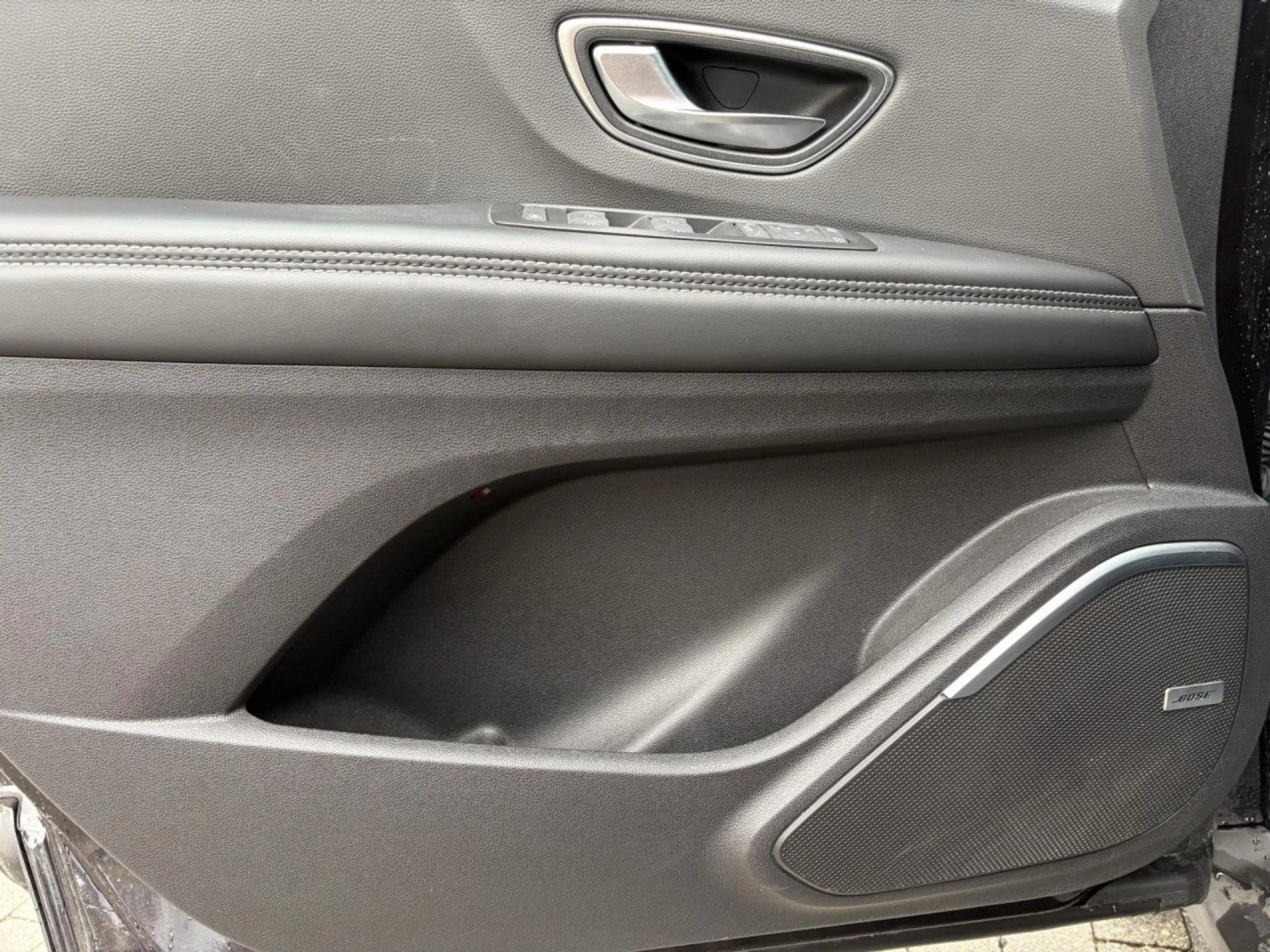 Renault Scenic Grand  TCe 160 INITIALE Paris Massage HUD — photo 12