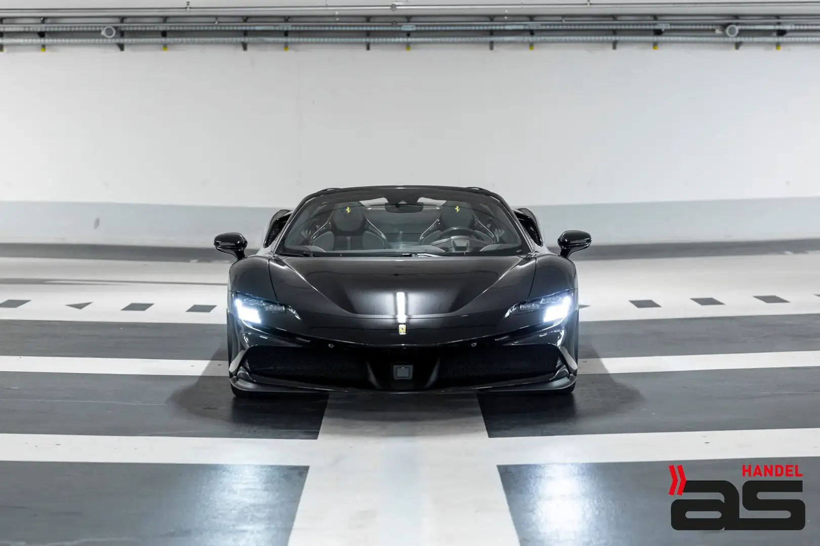 Ferrari SF90 Spider Carbon|Lift|JBL|AFS|RacingSeats|20" Negro - 2