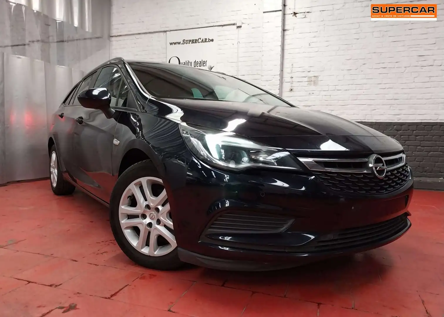 Opel Astra 1.6 CDTi ECOTEC D Edition * Navi * Bth * 235 X 48M Zwart - 2