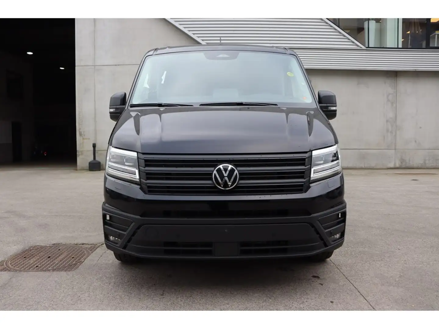 Volkswagen Crafter 35 Fourgon L3H2 3640mm 2.0 TDI 177 hp Aut. Zwart - 2