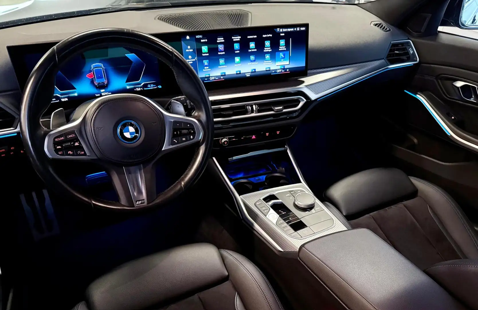 BMW 330 3-serie Touring 330e M-Sport | Facelift | LED | Ca Zwart - 2