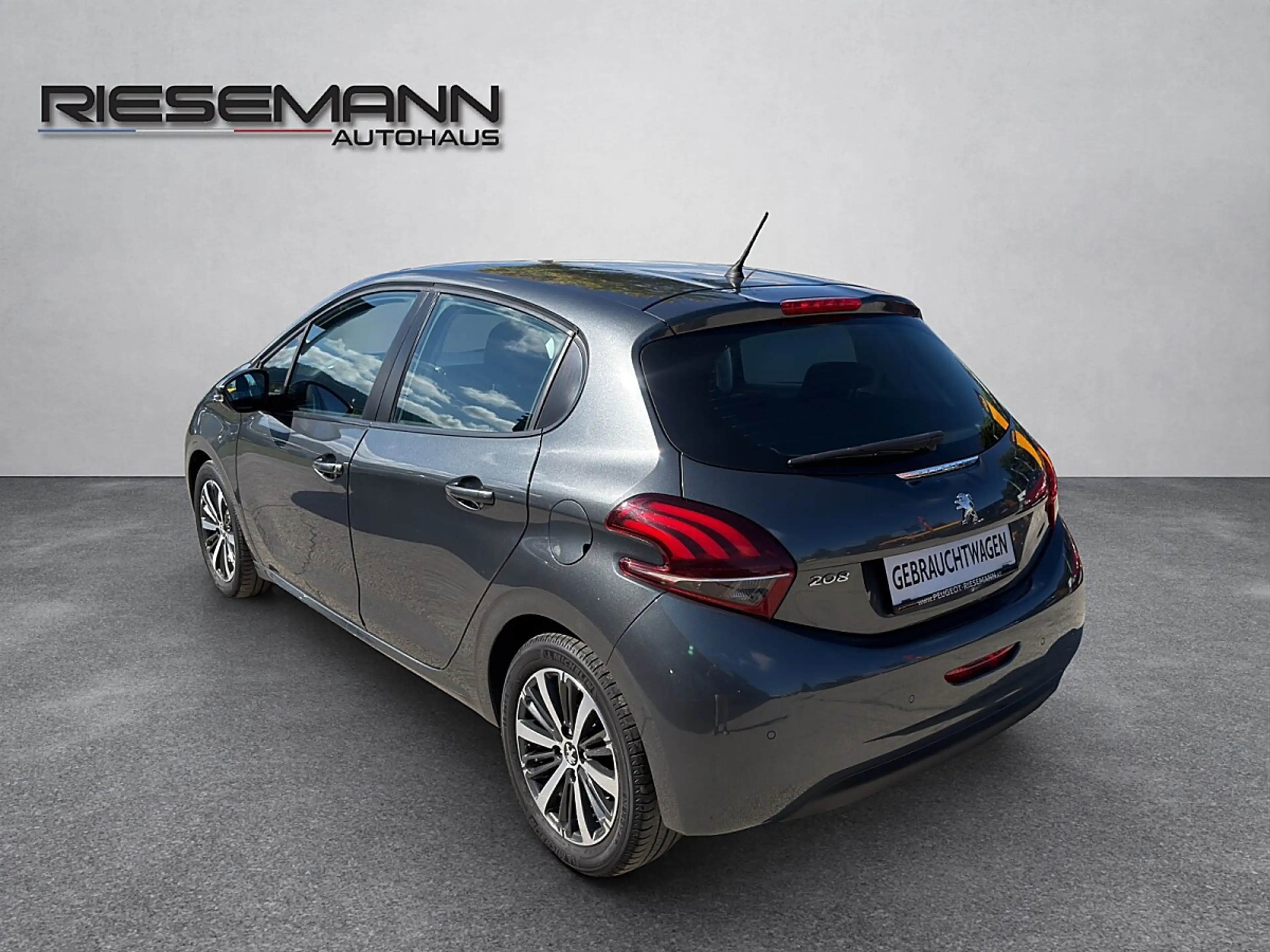 Peugeot 208 Active 1,2 PureTech 82 — photo 7