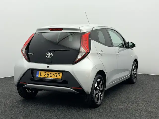 Toyota Aygo view 3