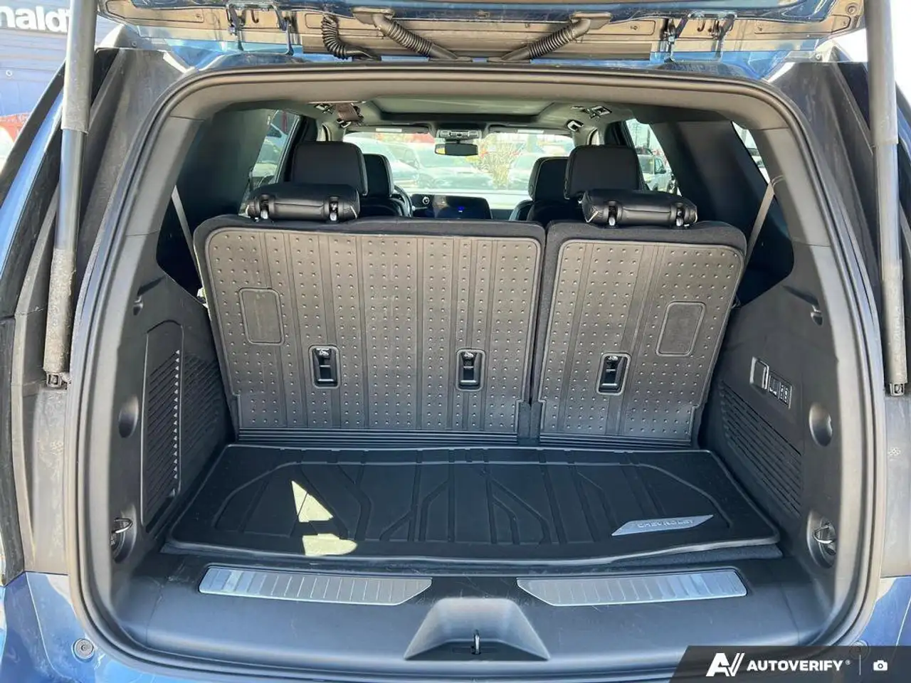 Chevrolet Tahoe снимка Chevrolet Tahoe