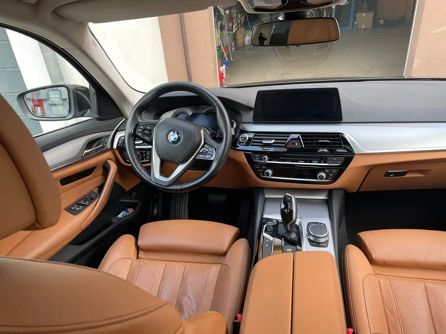 BMW 530 530d Aut. Luxury Line Gris - 2