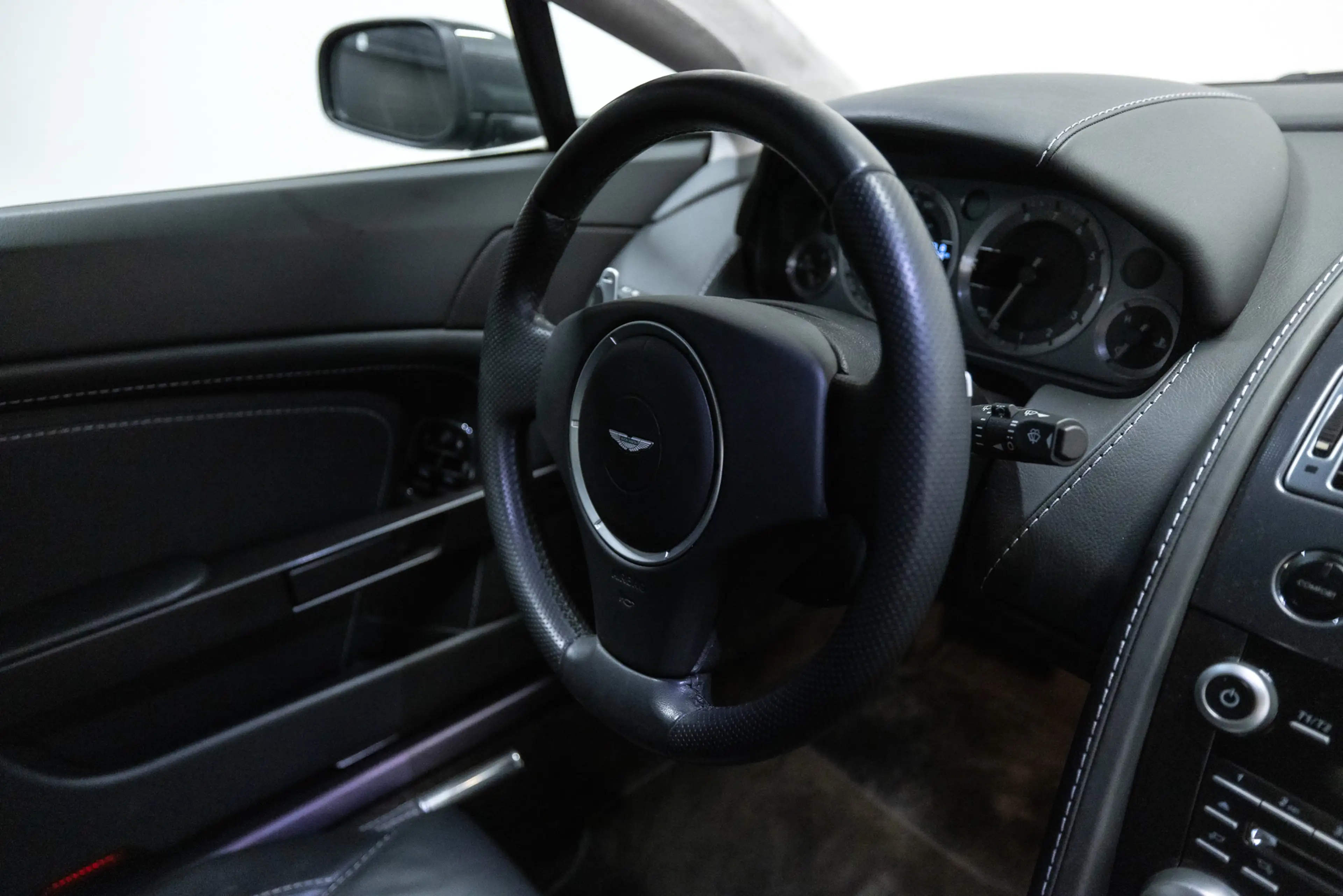 Aston Martin Vantage V8 4.7 V8 Fiscale waarde € 12.000,- 4.7 V8 — photo 10