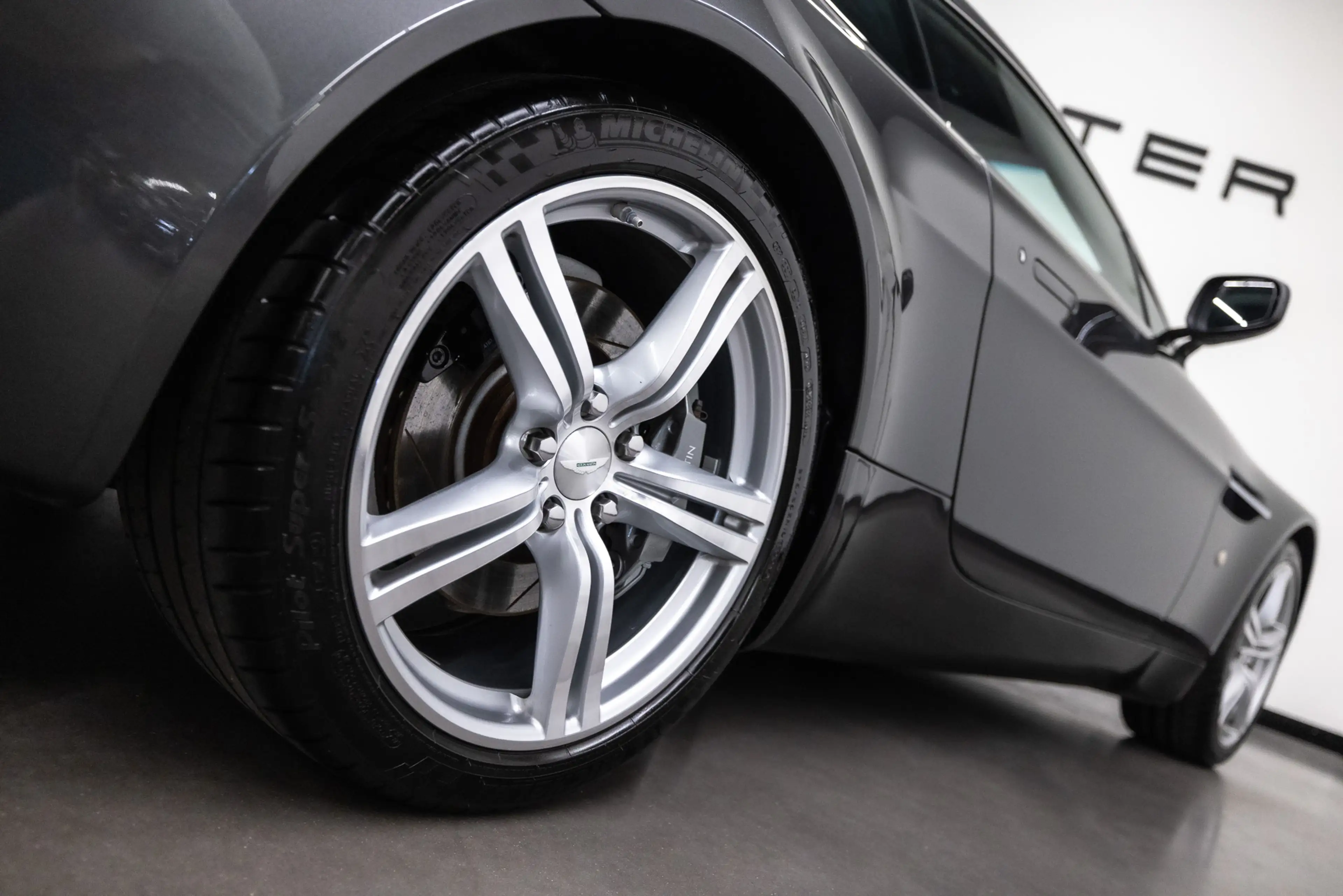 Aston Martin Vantage V8 4.7 V8 Fiscale waarde € 12.000,- 4.7 V8 — photo 35