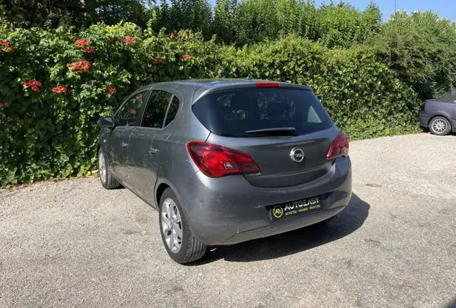 Opel Corsa view 3