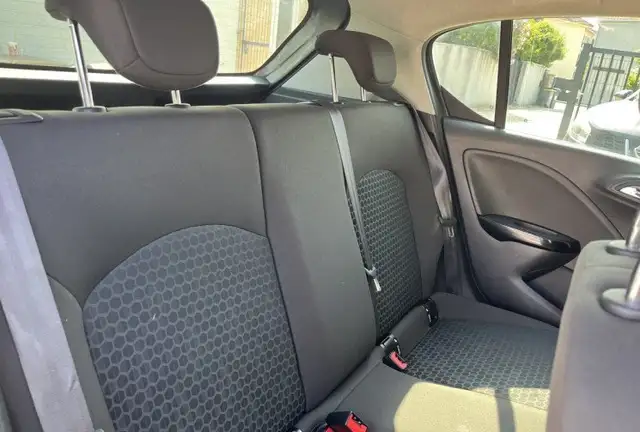 Opel Corsa view 12