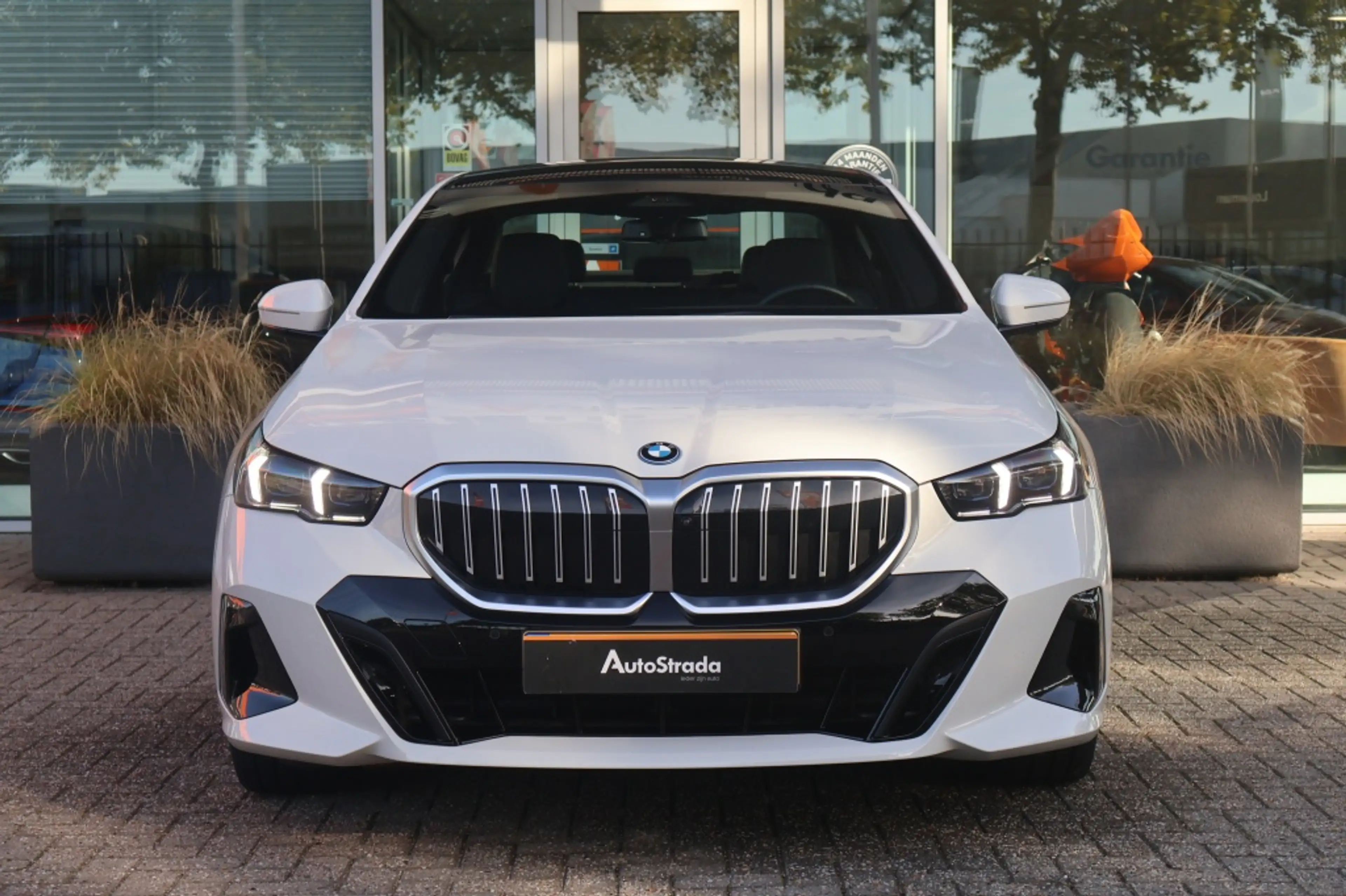 BMW 550 5-Serie (g60) 550e M-Sport 490pk xDrive | Pano | B — photo 17