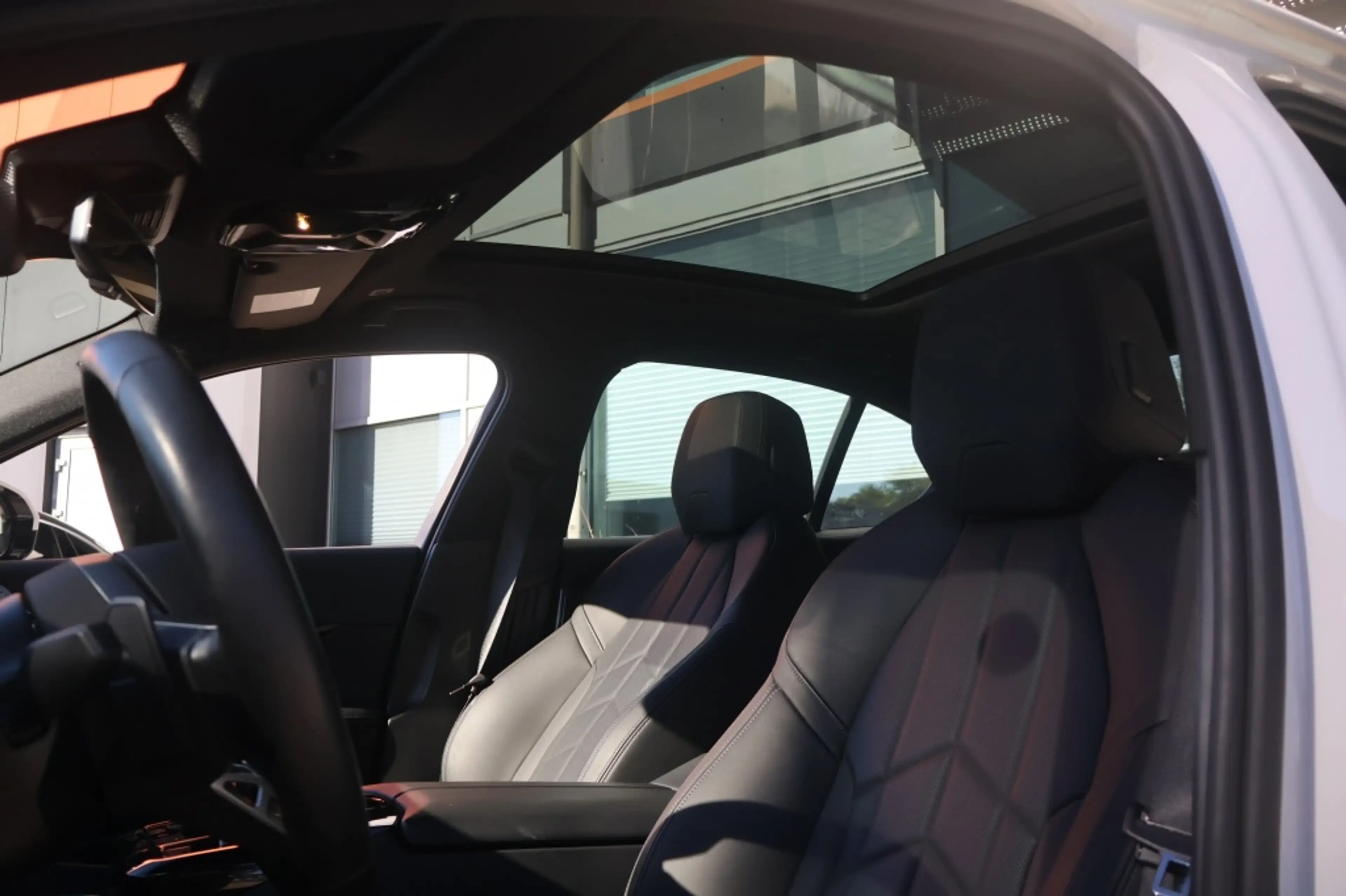 BMW 550 5-Serie (g60) 550e M-Sport 490pk xDrive | Pano | B — photo 39