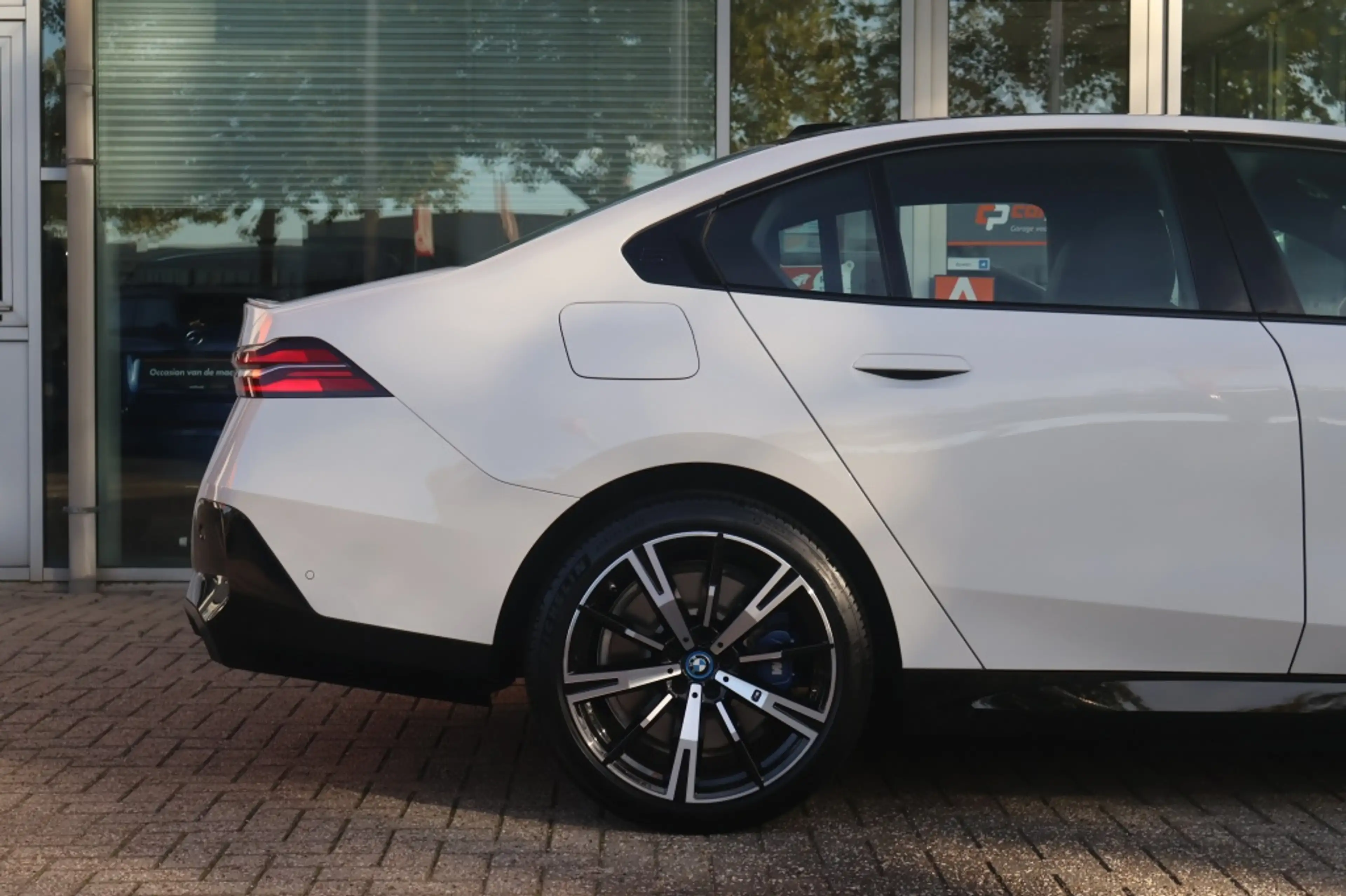 BMW 550 5-Serie (g60) 550e M-Sport 490pk xDrive | Pano | B — photo 20