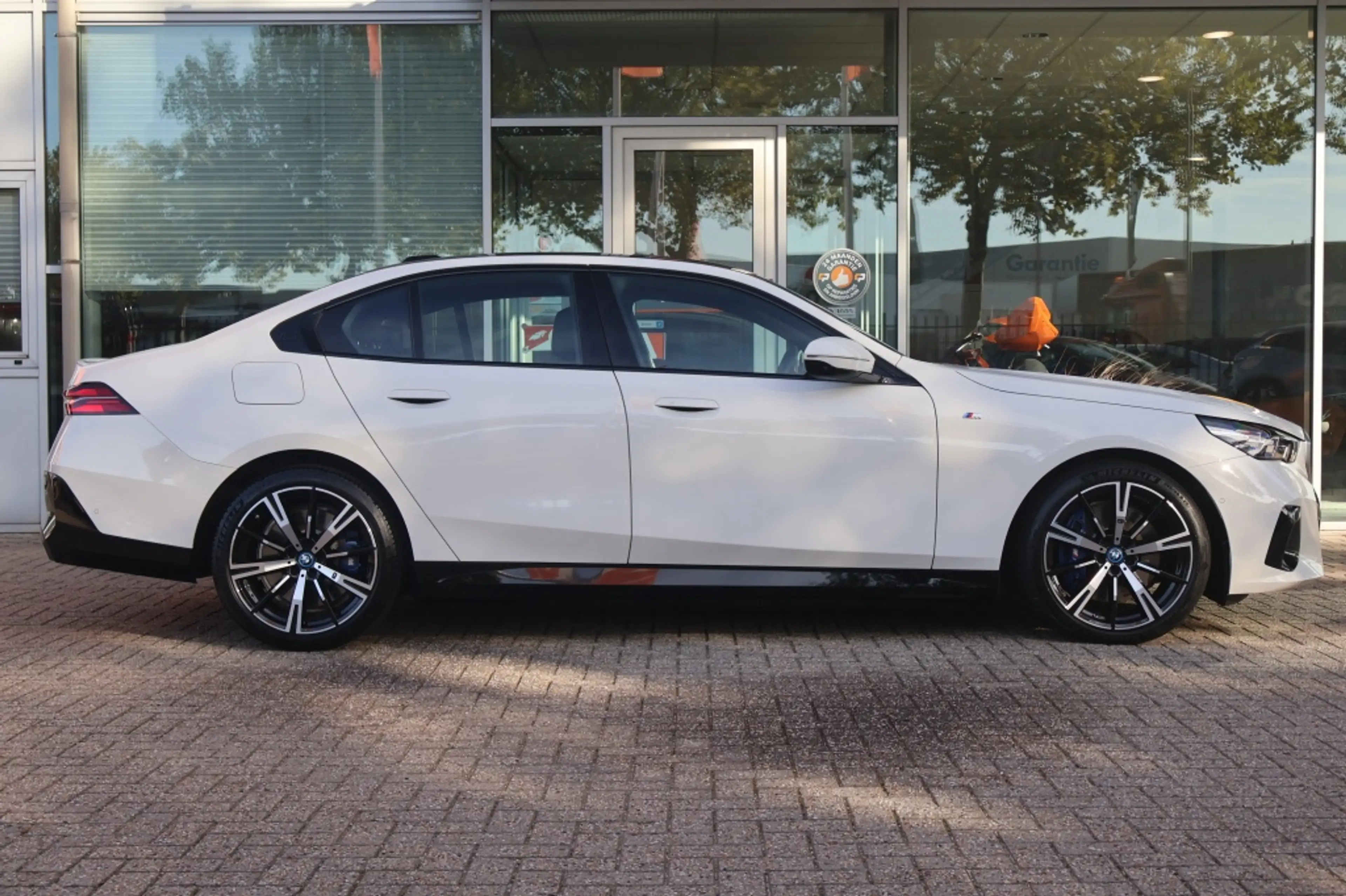 BMW 550 5-Serie (g60) 550e M-Sport 490pk xDrive | Pano | B — photo 19