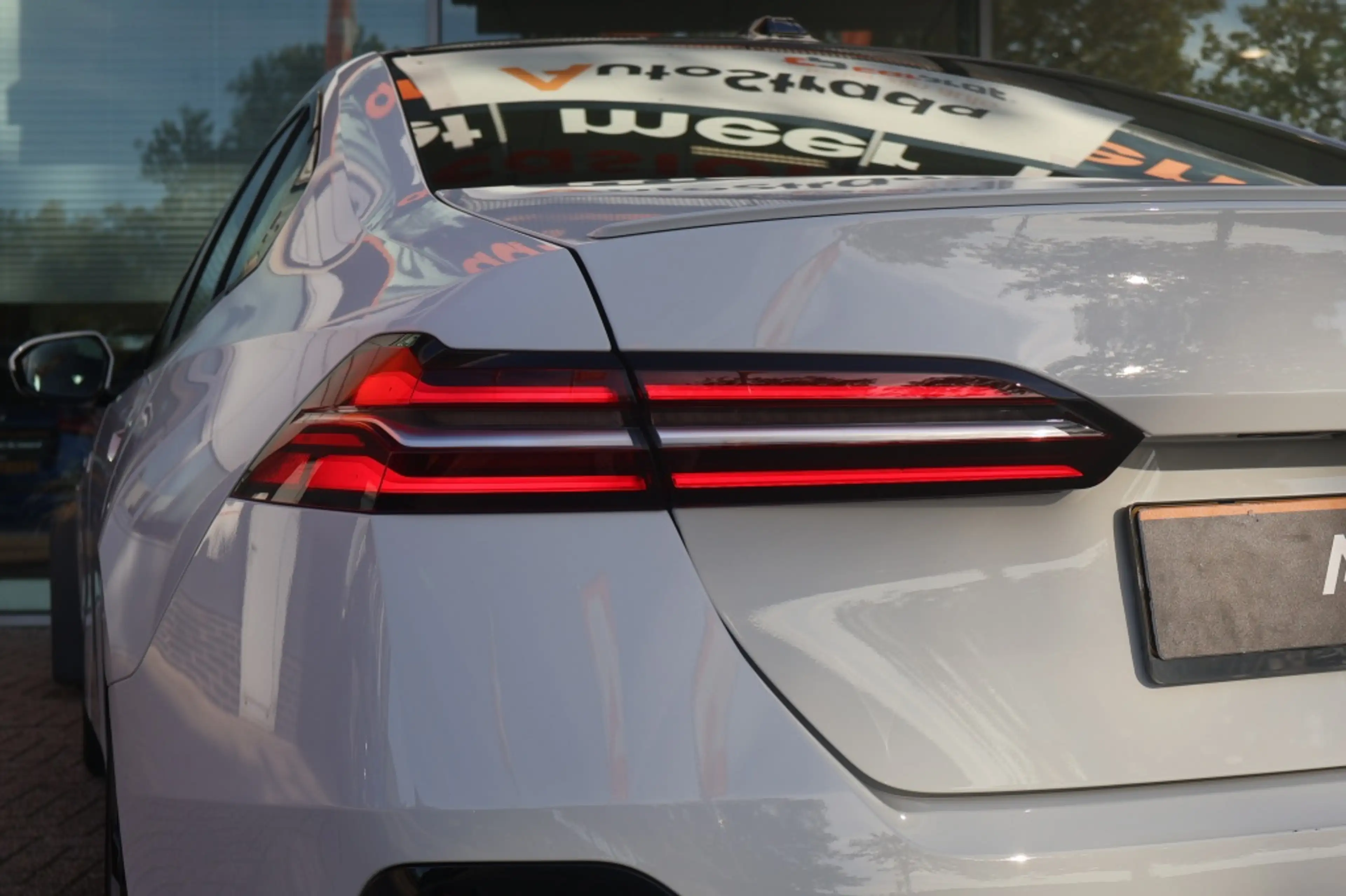 BMW 550 5-Serie (g60) 550e M-Sport 490pk xDrive | Pano | B — photo 16