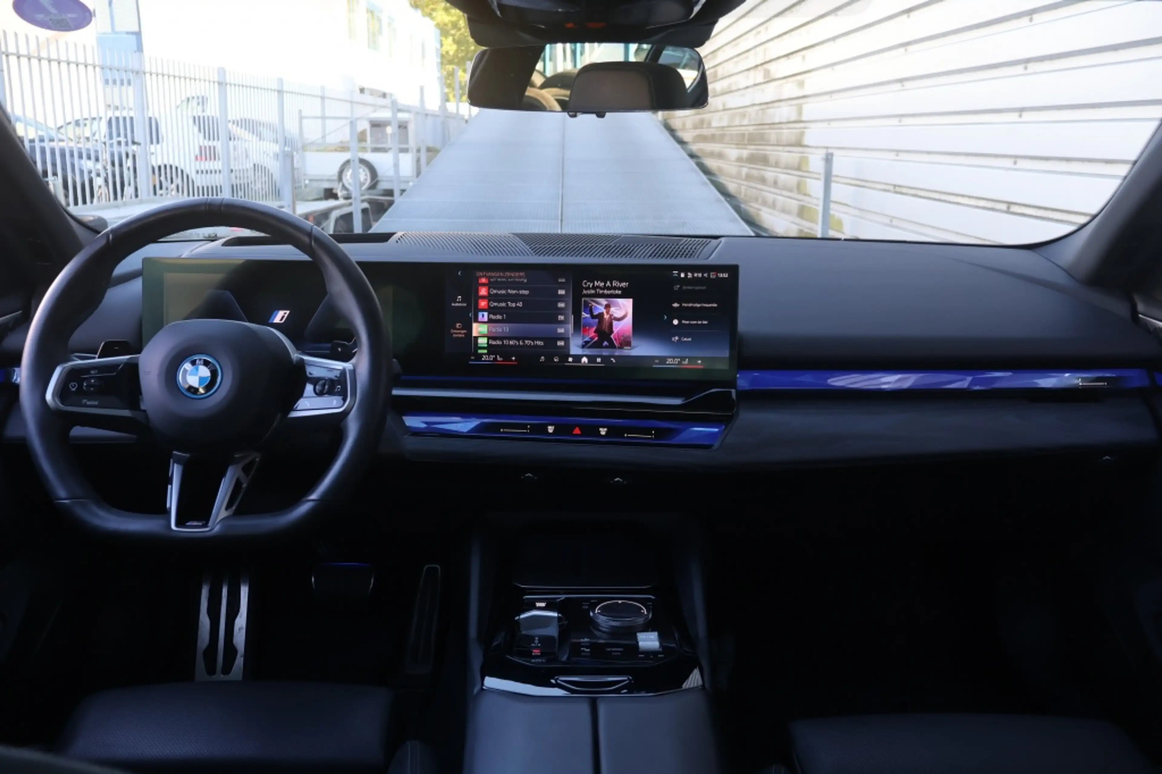 BMW 550 5-Serie (g60) 550e M-Sport 490pk xDrive | Pano | B — photo 12